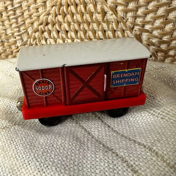 Thomas and Friends Magic Cargo Car - Picture 1 of 6